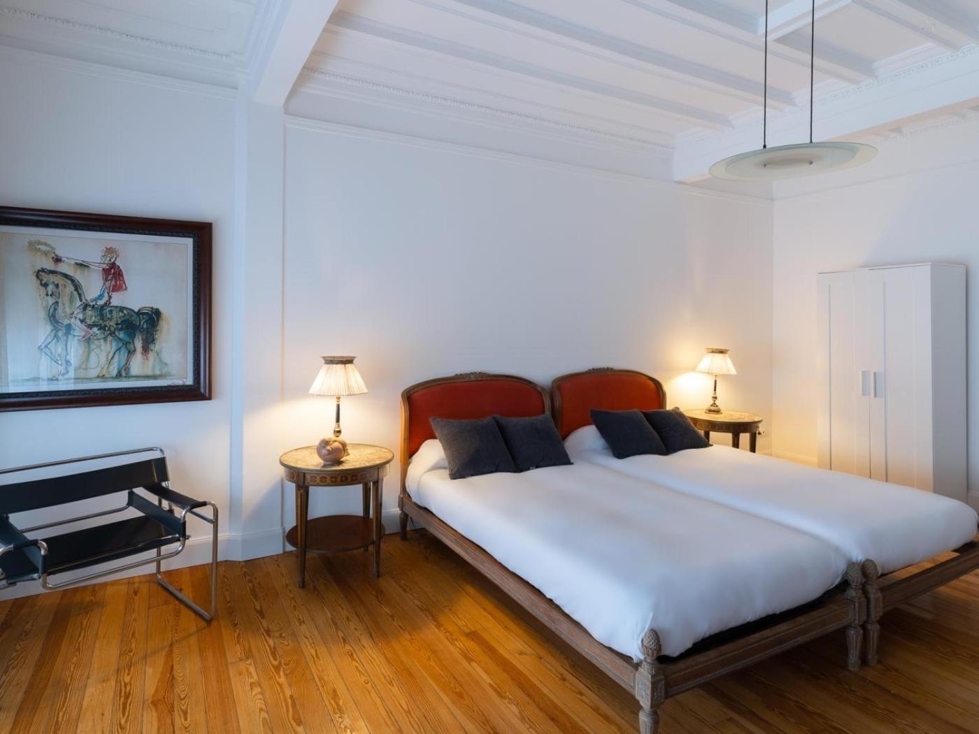 Apartment Housingleon Gaudi *