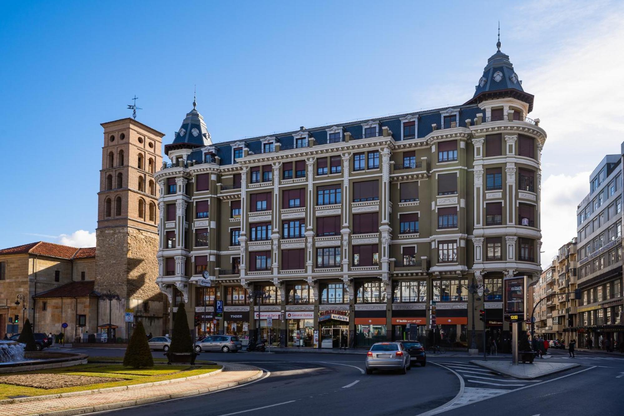 Apartment Housingleon Gaudi Leon